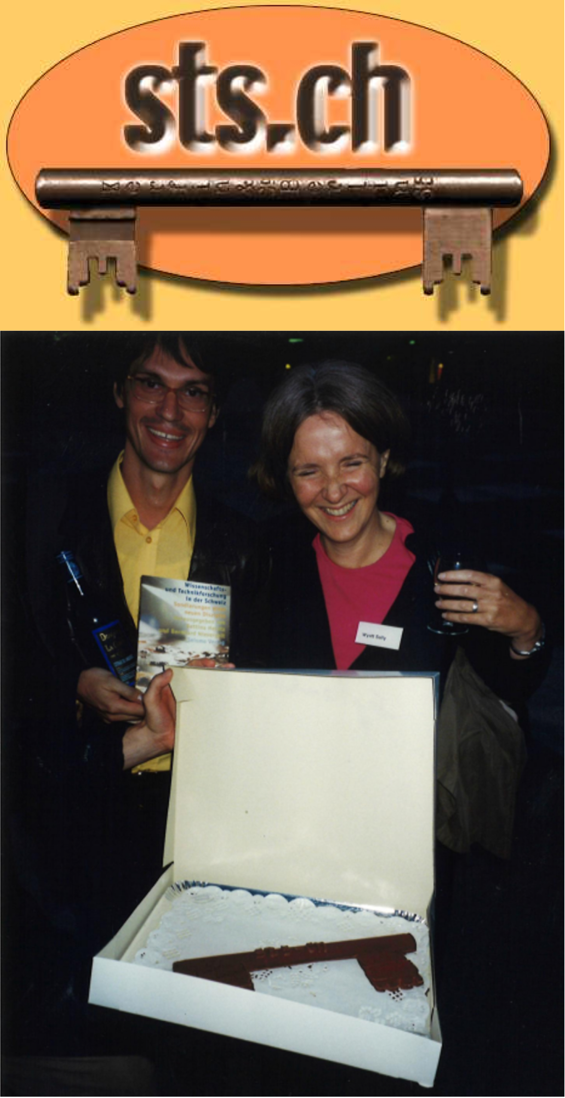 Logo of a berlin key and photo of quiz winners